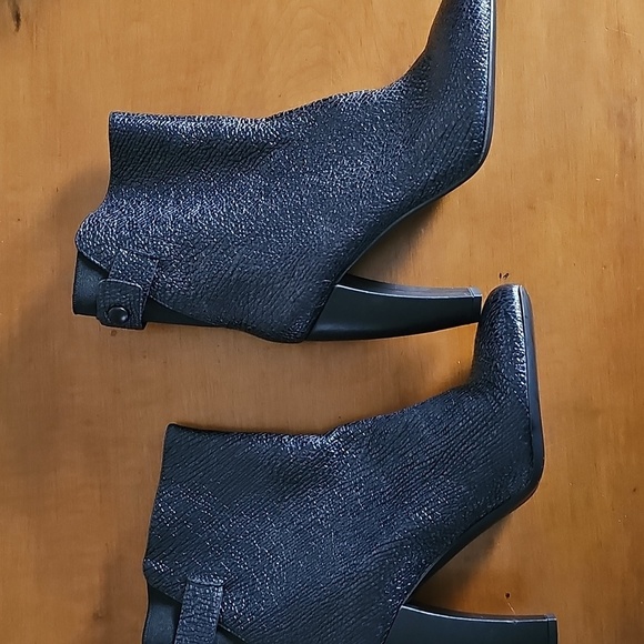 Tibi New York Black High Heel Ankle Snake Embossed Leather Boots Size 9 - Picture 10 of 11